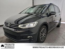 Uranograu Gebraucht 2023 VW Touran Comfortline Van / Kleinbus | 29.999 € (Fairer Preis)