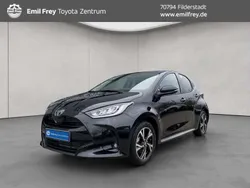 Mysticschwarz mica Neu 2025 Toyota Yaris Comfort Limousine | 23.990 € (Superpreis)