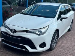 Weiß Gebraucht 2017 Toyota Avensis Team Limousine | 14.250 € (Etwas zu teuer)