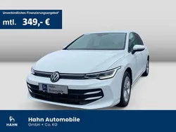 Weiß Gebraucht 2024 VW Golf VIII Life Limousine | 25.930 € (Fairer Preis)