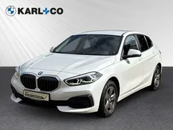 Weiss Gebraucht 2021 BMW 118 Advantage Kleinwagen | 20.490 € (Fairer Preis)