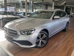 Hightech silber Gebraucht 2022 Mercedes E220 Avantgarde Kombi | 26.790 € (Superpreis)