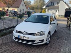 Weiß Gebraucht 2014 VW Golf VII Comfortline Limousine | 7.500 € (Guter Preis)