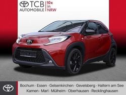 Chili red perleffekt/ night sky black Gebraucht 2022 Toyota Aygo Comfort Kleinwagen | 13.999 € (Guter Preis)