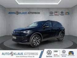 Deep black perleffekt (schwarz) Neu 2024 VW Tiguan Life SUV | 42.975 € (Etwas zu teuer)