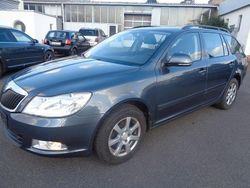 Grau Gebraucht 2011 Skoda Octavia Impuls Edition Kombi | 3.990 € (Fairer Preis)