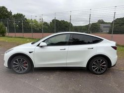 Weiß Gebraucht 2023 Tesla Model Y SUV | 33.900 € (Guter Preis)