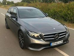 Grau Gebraucht 2017 Mercedes E220 Night Kombi | 21.800 € (Etwas zu teuer)