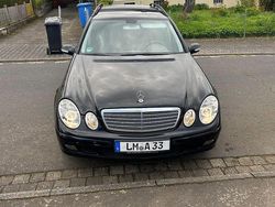 Schwarz Gebraucht 2004 Mercedes E220 Classic Kombi | 1.999 € (Fairer Preis)