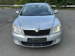 Grau Gebraucht 2010 Skoda Octavia Ambiente Kombi | 5.700 € (Guter Preis)