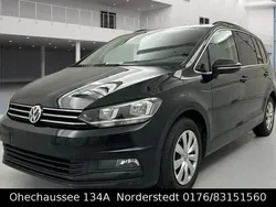 Schwarz Gebraucht 2018 VW Touran Comfortline Van / Kleinbus | 19.800 € (Fairer Preis)