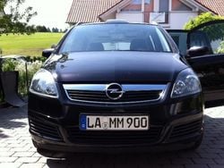 Schwarz metallic Gebraucht 2006 Opel Zafira Cosmo Van / Kleinbus | 9.200 €