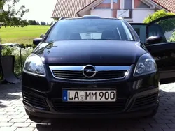 Schwarz metallic Gebraucht 2006 Opel Zafira Cosmo Van / Kleinbus | 9.200 €