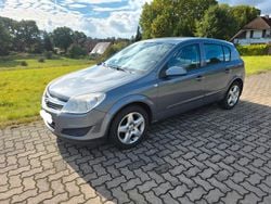 Grau Gebraucht 2007 Opel Astra Kleinwagen | 2.490 € (Guter Preis)