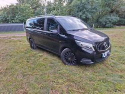 Schwarz Gebraucht 2015 Mercedes V250 Avantgarde Edition Van / Kleinbus | 29.500 € (Fairer Preis)