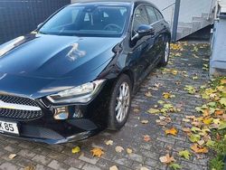 Schwarz Gebraucht 2022 Mercedes CLA180 Shooting Brake Kombi | 22.999 € (Fairer Preis)
