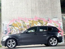 Grau Gebraucht 2006 BMW 118 Kleinwagen | 2.499 €