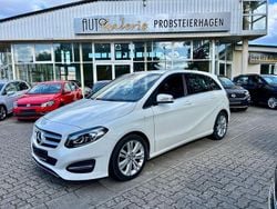 Weiß Gebraucht 2015 Mercedes B180 Van / Kleinbus | 13.490 € (Fairer Preis)