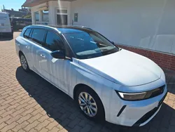 Weiß Gebraucht 2023 Opel Astra Elegance Kombi | 19.490 € (Fairer Preis)