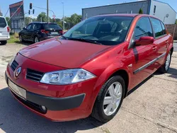 Rot Gebraucht 2003 Renault Mégane II Authentique Limousine | 1.990 € (Fairer Preis)