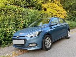 Blau Gebraucht 2017 Hyundai i20 Kleinwagen | 9.950 € (Fairer Preis)