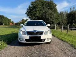 Weiß Gebraucht 2011 Skoda Octavia Kombi | 4.500 €