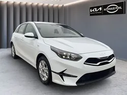 Weiß Gebraucht 2024 Kia Ceed Vision Limousine | 22.490 € (Fairer Preis)