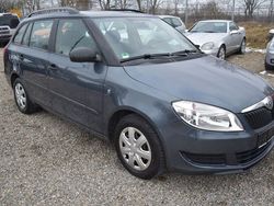 Grau Gebraucht 2010 Skoda Fabia Cool Edition Kleinwagen | 3.190 € (Guter Preis)
