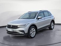 Reflexsilber metallic Gebraucht 2023 VW Tiguan Life SUV | 30.460 € (Superpreis)