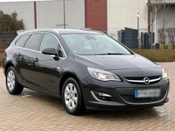 Schwarz Gebraucht 2016 Opel Astra Exklusiv Kombi | 4.999 € (Guter Preis)