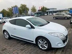 Weiß Gebraucht 2010 Renault Mégane III Night&Day Coupé | 5.800 € (Fairer Preis)