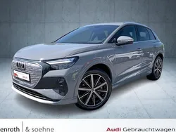 Grau Gebraucht 2024 Audi Q4 e-tron S-Line SUV | 47.705 € (Superpreis)