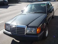 Schwarz Gebraucht 1993 Mercedes E200 Limousine | 2.450 €