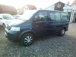 Blau Gebraucht 2006 VW Caravelle Van / Kleinbus | 2.590 €