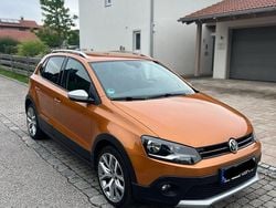 Orange Gebraucht 2015 VW Polo Cross Kleinwagen | 9.999 € (Etwas zu teuer)