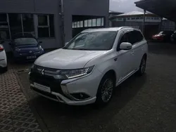 Weiß Gebraucht 2019 Mitsubishi Outlander P-HEV SUV | 18.590 € (Guter Preis)