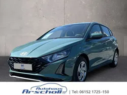 Gruen Neu 2025 Hyundai i20 Select Limousine | 19.490 € (Guter Preis)
