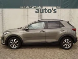 Grün Gebraucht 2021 Kia Stonic Plus SUV | 11.743 €