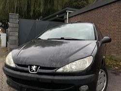 Schwarz Gebraucht 2004 Peugeot 206 Kleinwagen | 1.100 € (Fairer Preis)