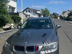 Grau Gebraucht 2009 BMW 318 Kombi | 5.800 €