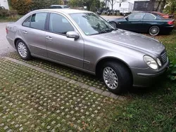 Braun Gebraucht 2005 Mercedes E220 Limousine | 3.499 € (Fairer Preis)