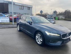 Blau Gebraucht 2021 Volvo V60 Momentum Kombi | 11.950 € (Superpreis)