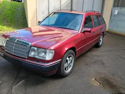 Rot Gebraucht 1992 Mercedes E300 Kombi | 6.000 €