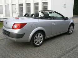 Silber Gebraucht 2006 Renault Mégane Cabriolet Cabrio | 3.490 € (Teuer)