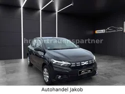 Schwarz Gebraucht 2023 Dacia Sandero Kleinwagen | 17.900 € (Etwas zu teuer)