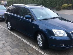 Blau Gebraucht 2004 Toyota Avensis Kombi | 2.750 €