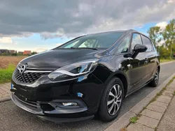 Schwarz Gebraucht 2017 Opel Zafira Van / Kleinbus | 6.100 € (Fairer Preis)