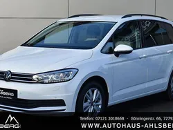 Pure white Gebraucht 2023 VW Touran Comfortline Van / Kleinbus | 32.900 € (Etwas zu teuer)