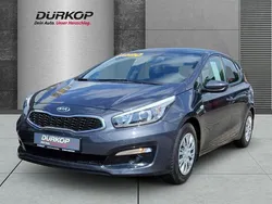 Grau Gebraucht 2018 Kia Ceed Attract Limousine | 8.990 € (Guter Preis)