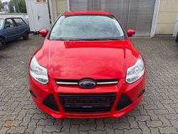 Rot Gebraucht 2014 Ford Focus Ambiente Kombi | 6.499 € (Fairer Preis)